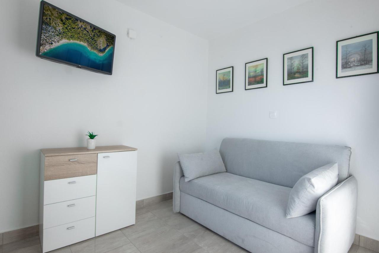Villa Pelargonia Makarska Exteriör bild